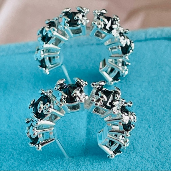 Tous Onyx Black Pavilion Up 4-little Bears Huggers Prongs Dangle Hoops Earrings - Picture 2 of 16